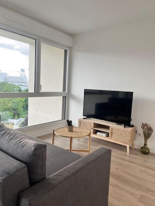 Superbe Appartement Neuf Dans Residence Familiale Aux Portes De Paris Avec Parking Ivry-sur-Seine Ngoại thất bức ảnh